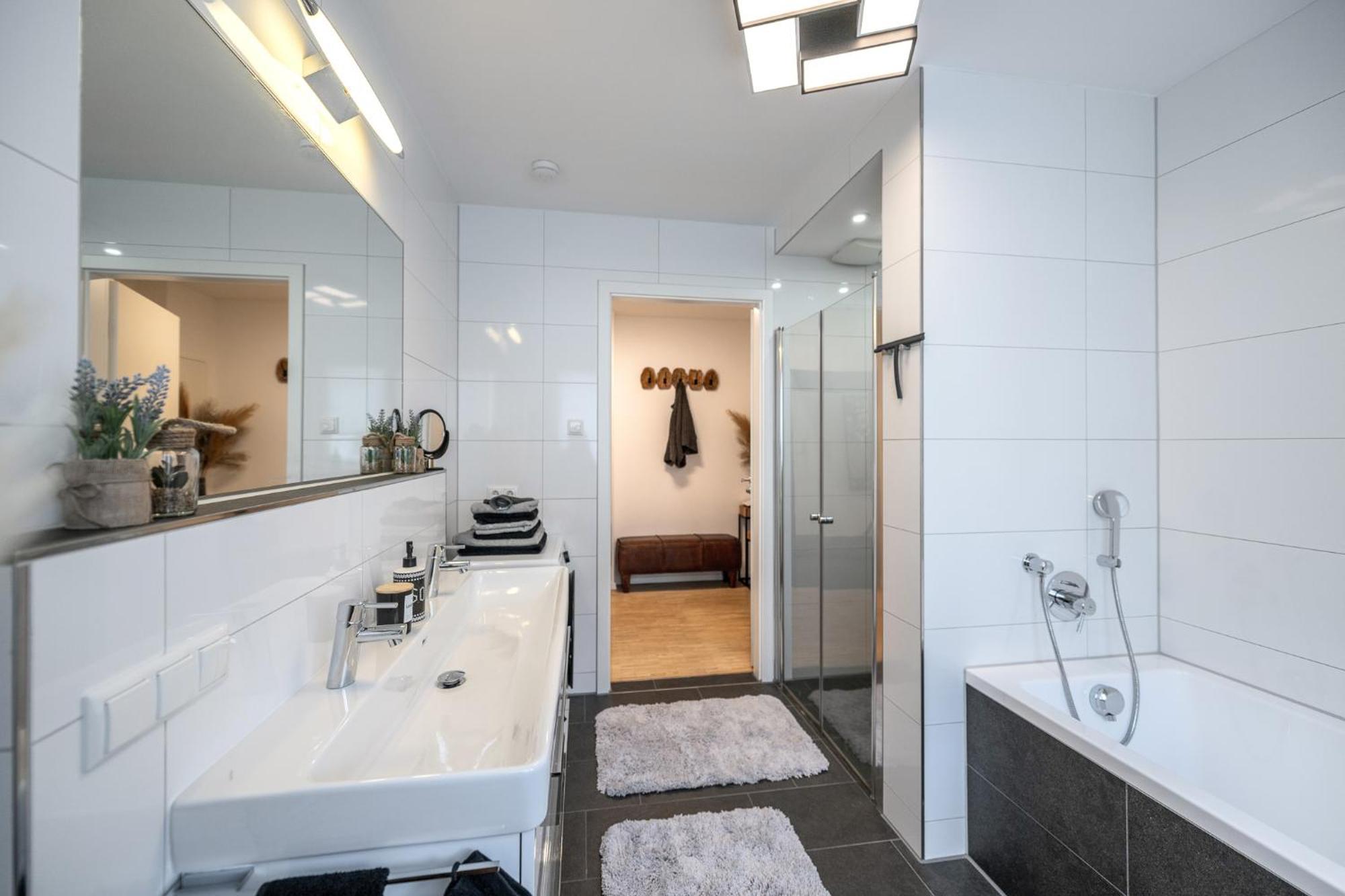 Alpenflair / Luxury / 100Qm / Work / Travel / Netflix Appartement Penzberg Buitenkant foto