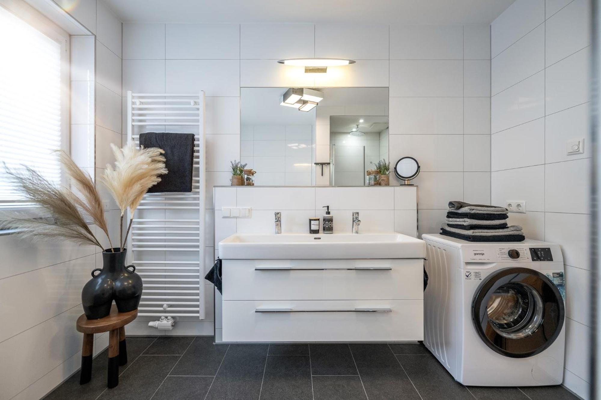 Alpenflair / Luxury / 100Qm / Work / Travel / Netflix Appartement Penzberg Buitenkant foto