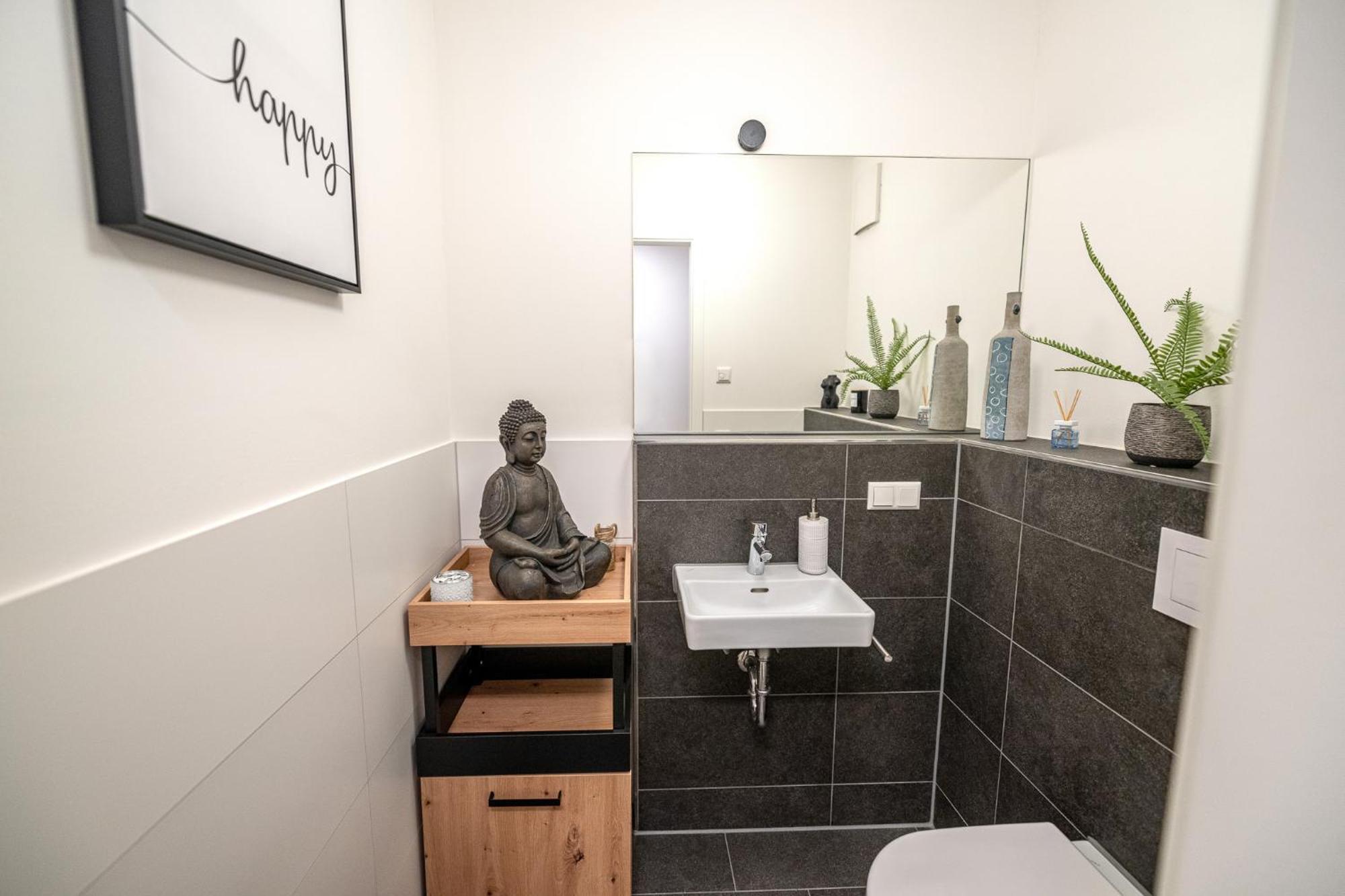 Alpenflair / Luxury / 100Qm / Work / Travel / Netflix Appartement Penzberg Buitenkant foto