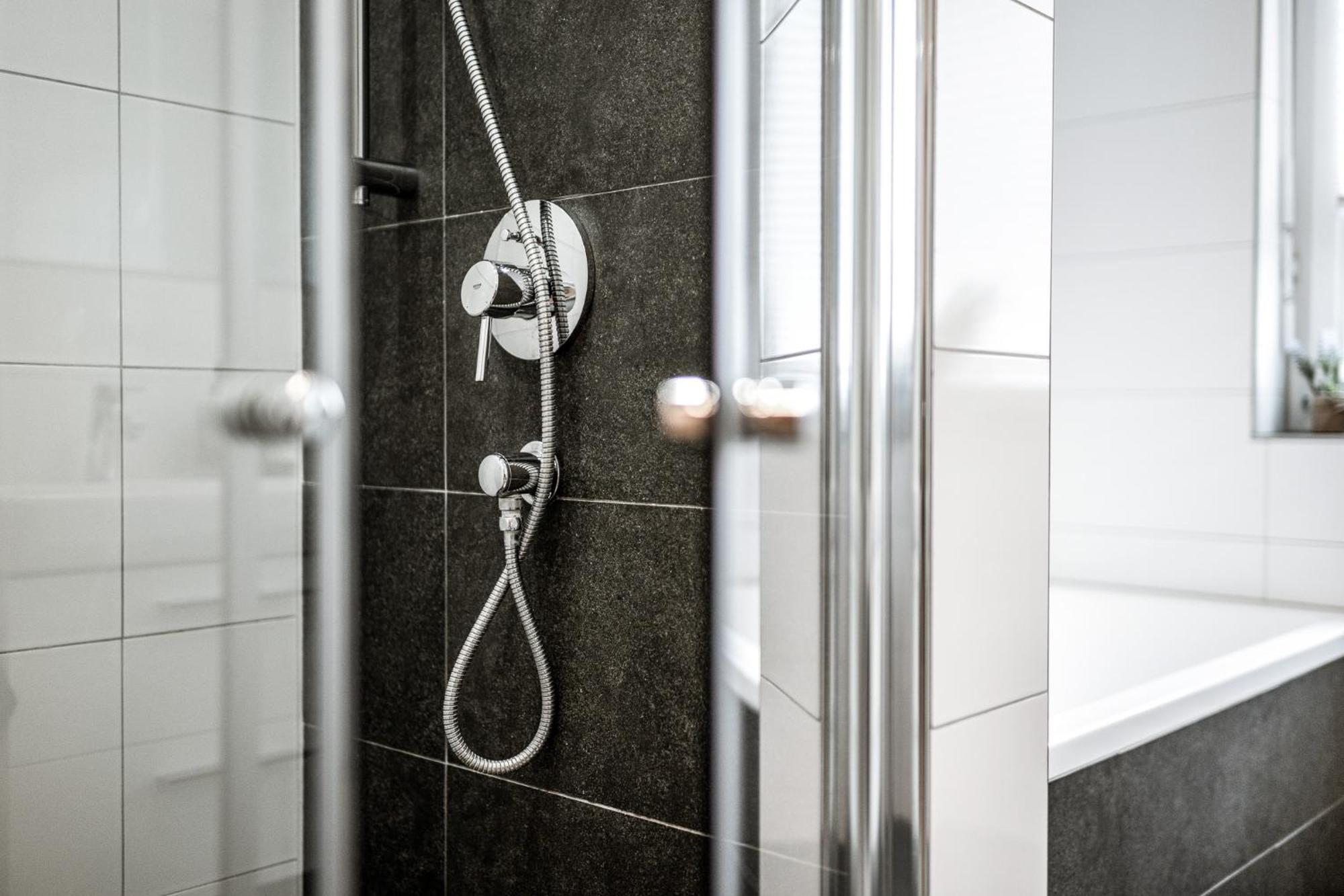Alpenflair / Luxury / 100Qm / Work / Travel / Netflix Appartement Penzberg Buitenkant foto